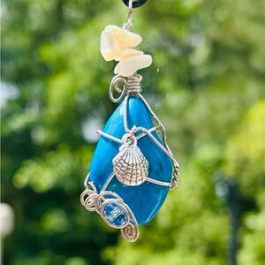NEW Beachy blue howlite crystal necklace,seashell charm, handcrafted